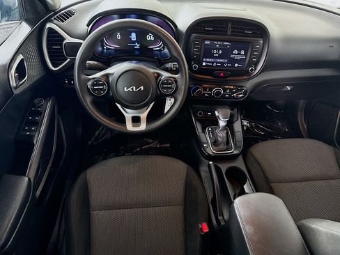 Used 2023 Kia Soul LX w/ Option Group 015 FWD image 17