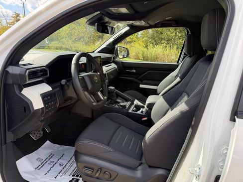 Certified 2024 Toyota Tacoma TRD Sport w/ TRD Sport Upgrade Package image 11