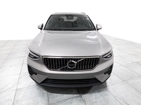 Used 2025 Volvo XC40 B5 Core AWD/4WD image 3