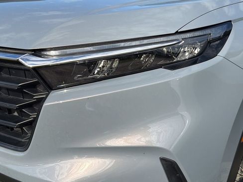 Used 2025 Honda CR-V LX image 4