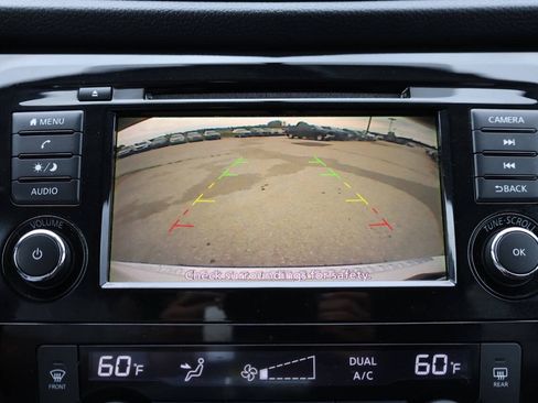 Used 2018 Nissan Rogue SV FWD image 20