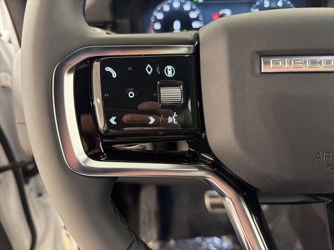 New 2026 Land Rover Discovery Sport Landmark image 12