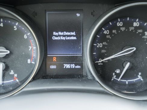 Used 2019 Toyota C-HR Limited FWD image 40