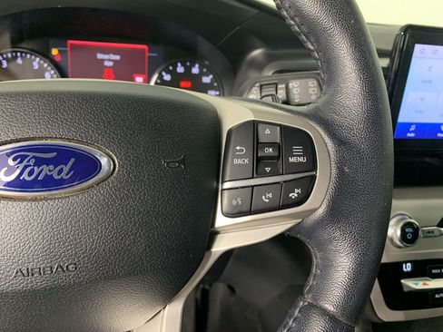 Used 2020 Ford Explorer XLT RWD image 19