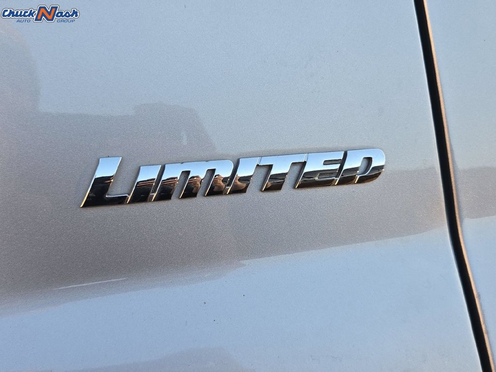 Used 2017 Toyota Tundra Limited w/ Limited Premium Package RWD image 6