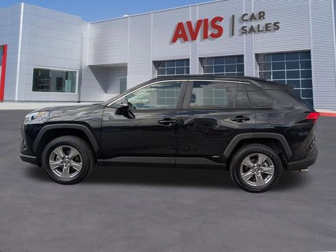 Used 2025 Toyota RAV4 XLE AWD/4WD image 2