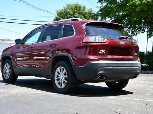 Used 2019 Jeep Cherokee Latitude w/ Cold Weather Group AWD/4WD image 5