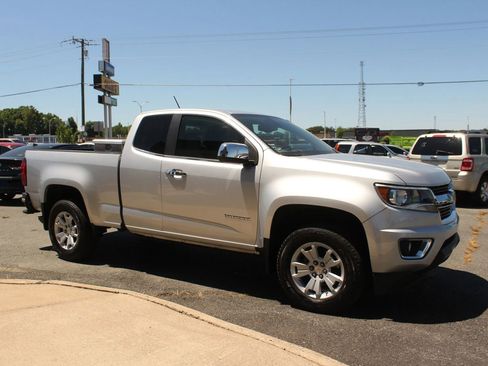 Used 2015 Chevrolet Colorado LT w/ Luxury Package RWD image 11