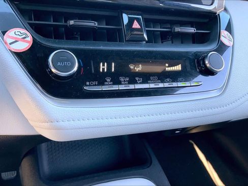 Used 2023 Toyota Corolla SE image 31