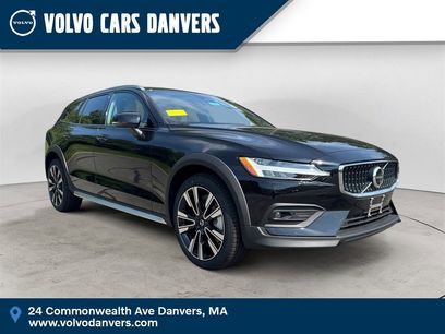 New 2026 Volvo V60 B5 Cross Country Ultra w/ Protection Package Premier