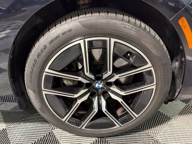 Used 2023 BMW 760i xDrive w/ Luxury Rear Seating Package AWD/4WD image 32
