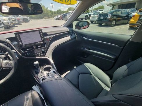 Used 2024 Toyota Camry XLE FWD image 3