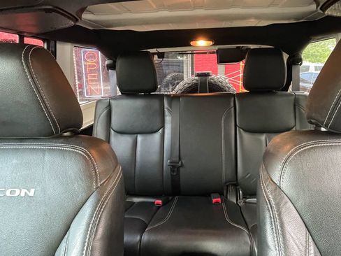 Used 2016 Jeep Wrangler Unlimited Rubicon AWD/4WD image 40