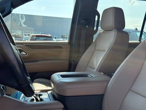 Used 2023 Chevrolet Tahoe Premier AWD/4WD image 17