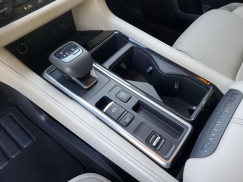 Certified 2023 Nissan Pathfinder SL FWD image 30