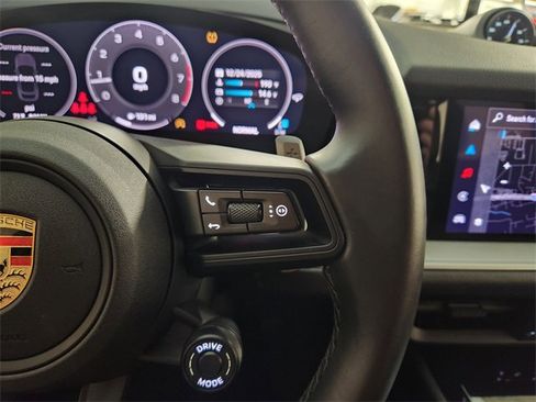 Used 2024 Porsche Cayenne Coupe image 28