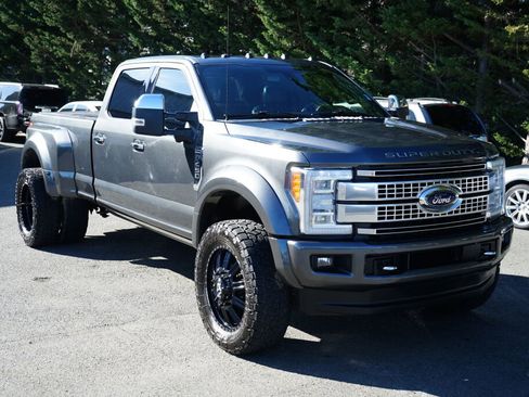 Used 2017 Ford F450 Platinum w/ Platinum Ultimate Package image 7