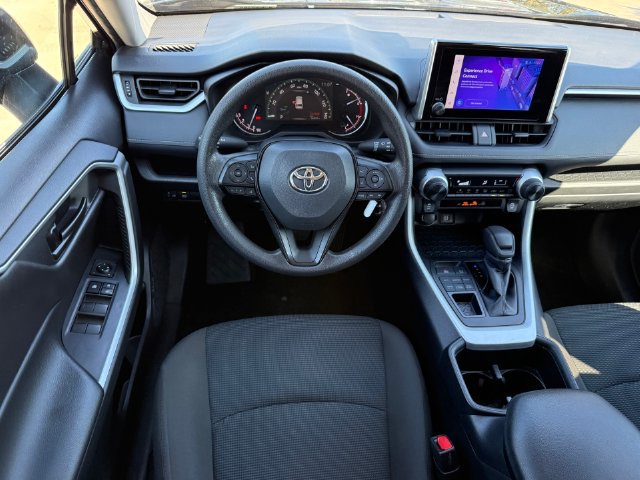 Used 2023 Toyota RAV4 LE AWD/4WD image 22