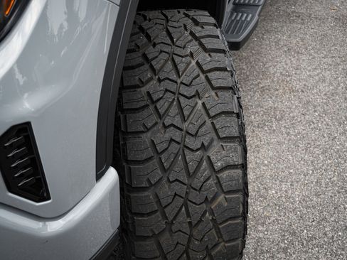 Used 2024 GMC Sierra 1500 Elevation AWD/4WD image 12