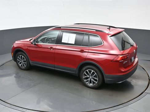 Used 2019 Volkswagen Tiguan SE AWD/4WD image 36