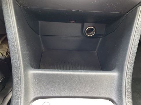 Used 2017 Subaru Crosstrek 2.0i Premium image 14