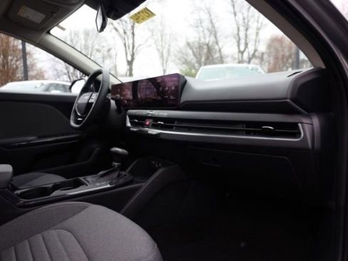 Certified 2025 Kia K4 EX image 36