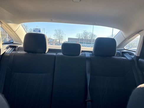 Used 2016 Ford Focus SE w/ SE Power Seat Package image 39