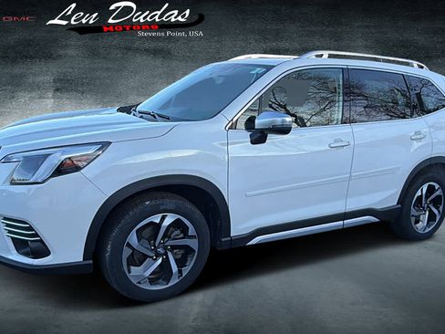 Used 2023 Subaru Forester Touring image 2