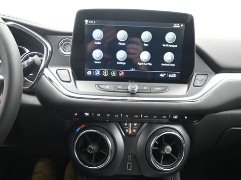 New 2026 Chevrolet Blazer LT w/ Sound & Technology Package FWD image 17