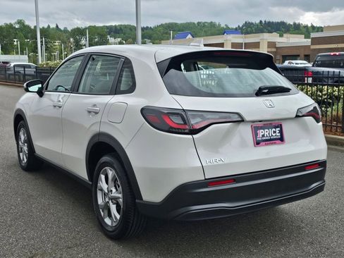 Used 2025 Honda HR-V LX image 3