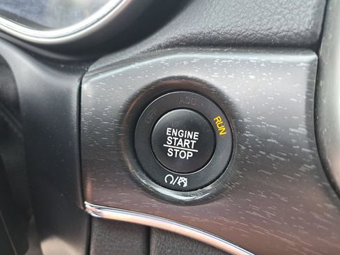 Used 2018 Jeep Grand Cherokee Limited w/ Luxury Group II image 28