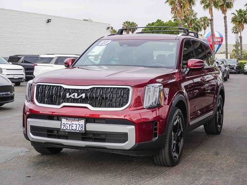 Certified 2023 Kia Telluride EX w/ EX Captain's Chair Package FWD image 4