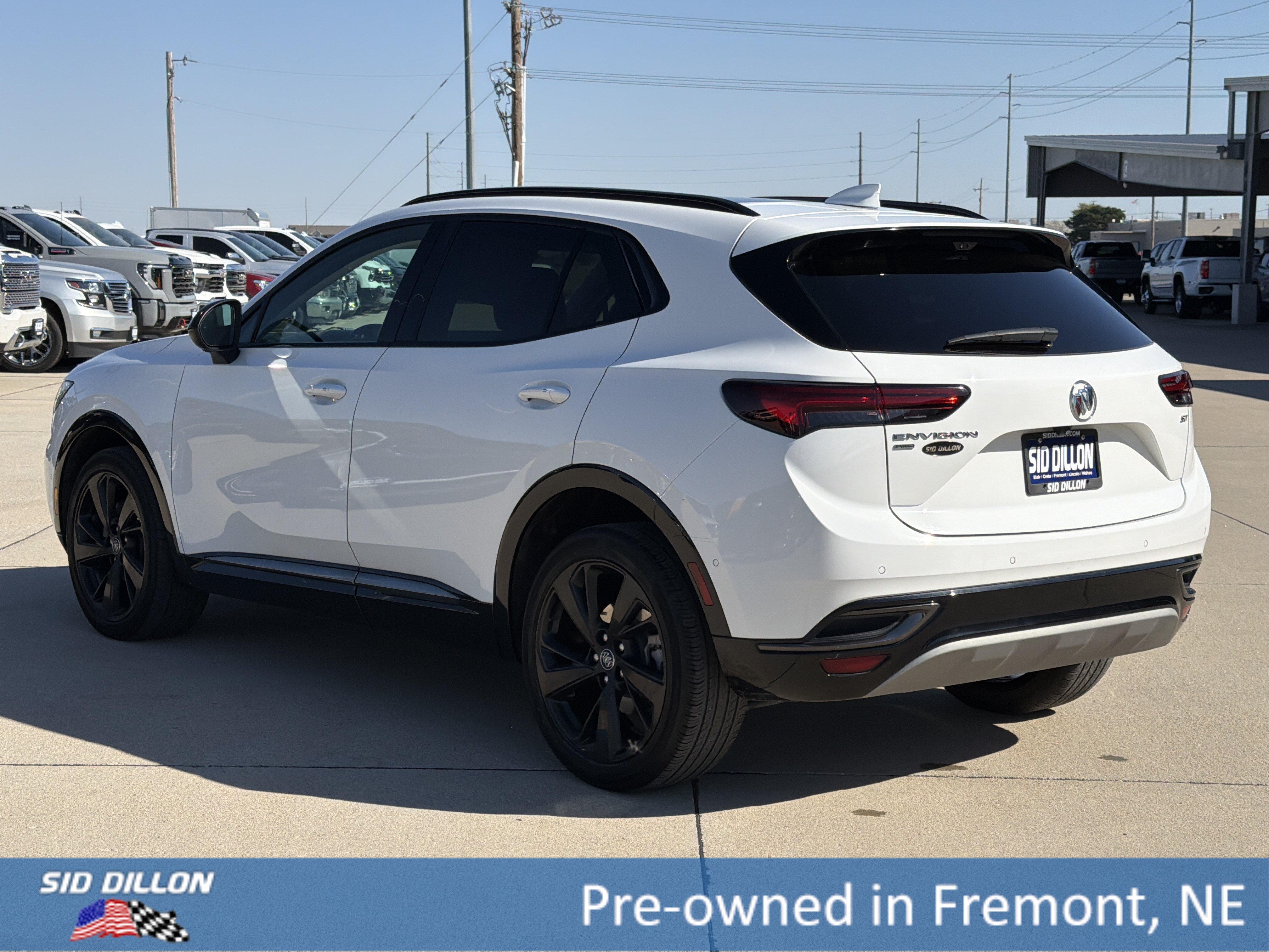 Used 2022 Buick Envision Essence w/ Technology Package II AWD/4WD image 3