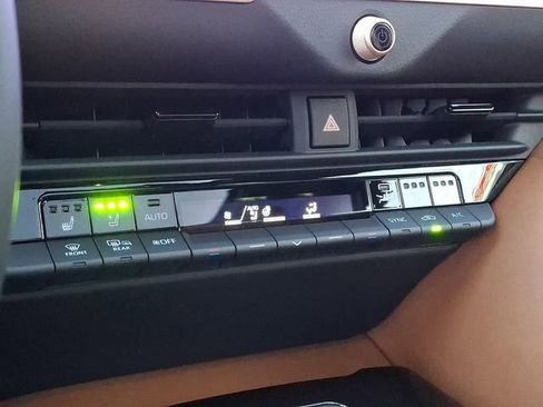 New 2026 Toyota Crown Signia image 11