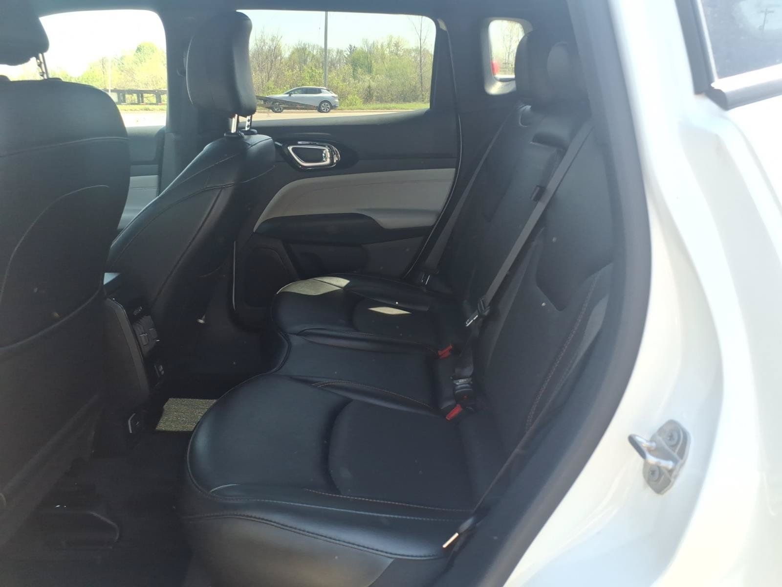Used 2023 Jeep Compass Limited AWD/4WD image 9