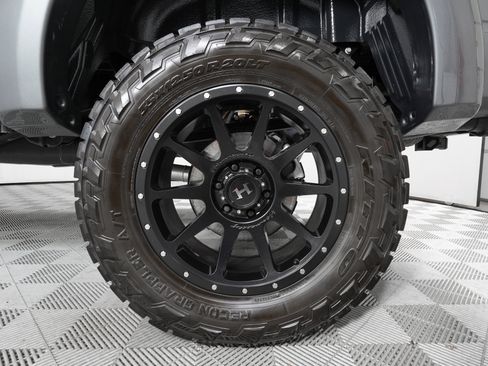 Used 2025 Ford F150 Lariat w/ Equipment Group 502A High image 34