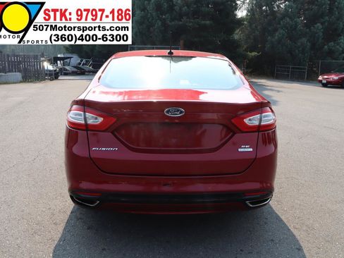 Used 2013 Ford Fusion SE FWD image 8