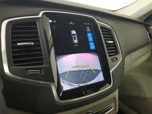 Certified 2023 Volvo XC90 B6 Core w/ Protection Package Premier AWD/4WD image 29