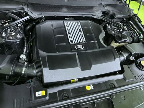 Used 2020 Land Rover Range Rover HSE image 31