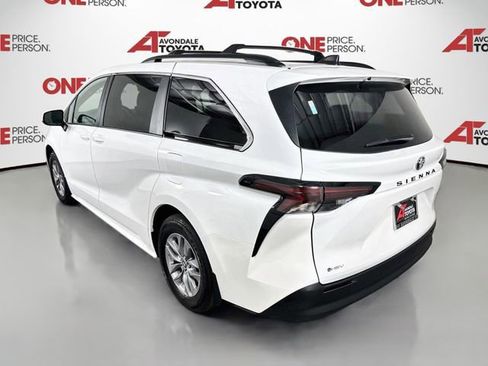 Certified 2026 Toyota Sienna LE FWD image 6