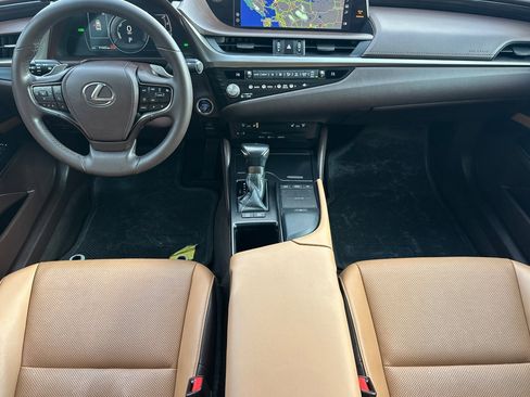 Used 2021 Lexus ES 300h 300h image 10