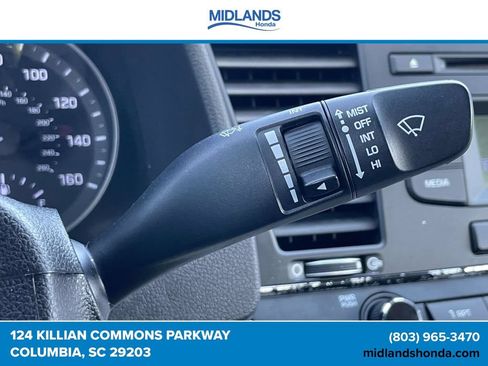 Used 2017 Hyundai Elantra SE FWD image 23