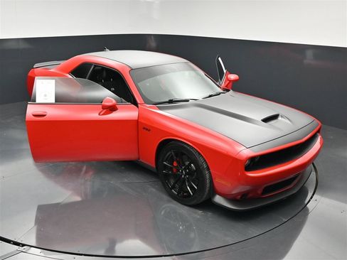 Used 2019 Dodge Challenger R/T Scat Pack w/ T/A Package RWD image 35
