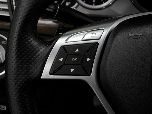 Used 2013 Mercedes-Benz E 350 4MATIC Sedan image 46