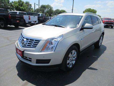 Used 2014 Cadillac SRX Luxury w/ Driver Awareness Package FWD image 11