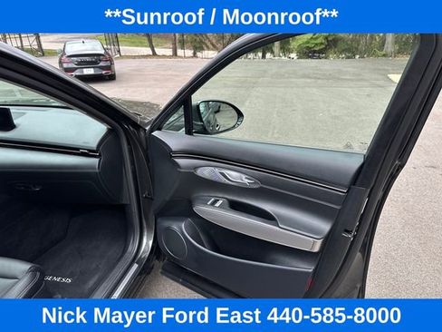 Used 2025 Genesis GV70 2.5T w/ Select Package AWD/4WD image 18