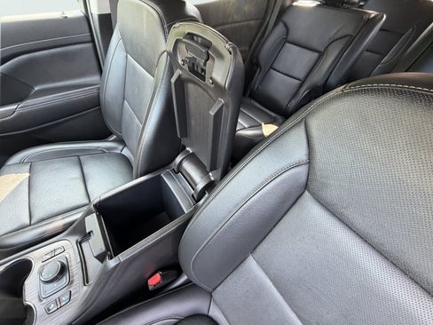 Used 2023 GMC Acadia SLT w/ Preferred Package AWD/4WD image 37