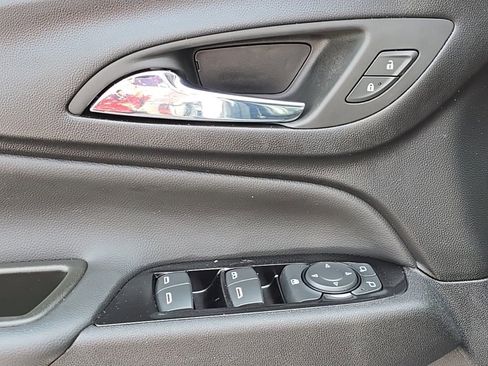 Used 2024 Chevrolet Equinox Premier image 12