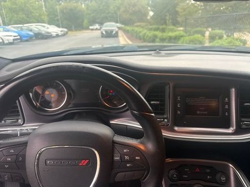 Used 2017 Dodge Challenger SXT RWD image 11