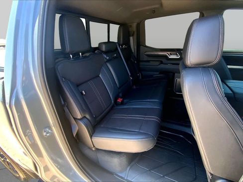 Used 2024 Chevrolet Silverado 1500 High Country w/ High Country Premium Package AWD/4WD image 20